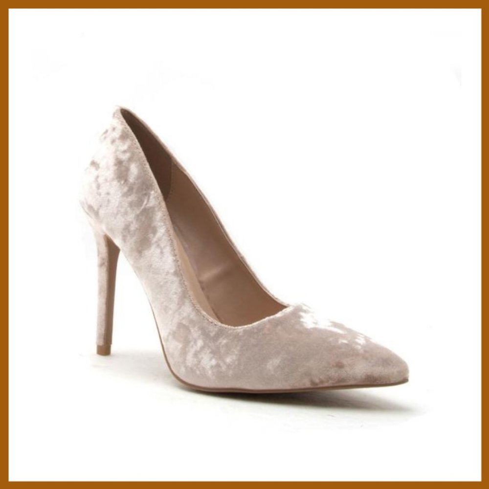 NWT Velvet Pumps Heels (Beige)